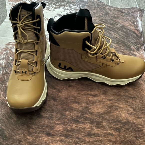 Under Armour men’s Stellar boots NIB size 9 - Picture 5 of 5